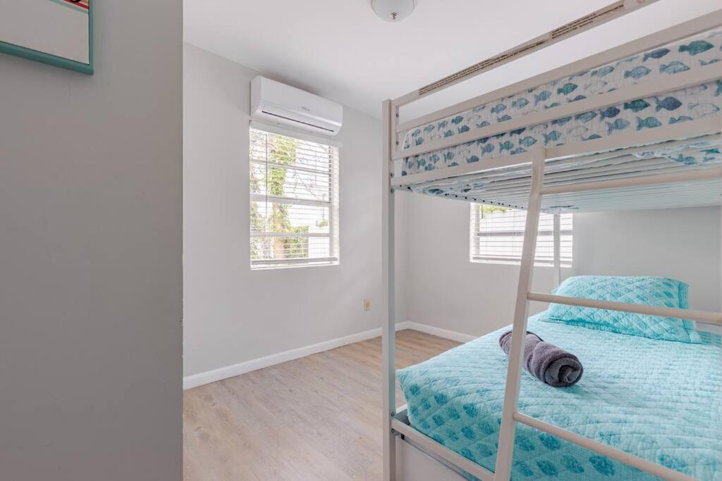 Holiday home Luxury House With Delightful Style! Dania Beach