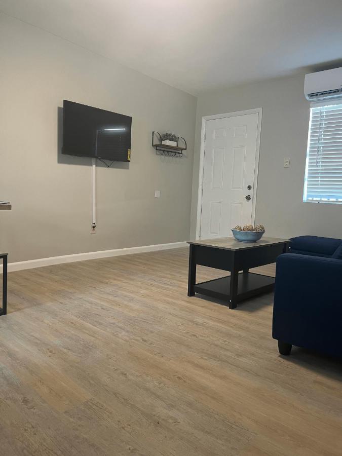 Holiday home Luxury House With Delightful Style! Dania Beach