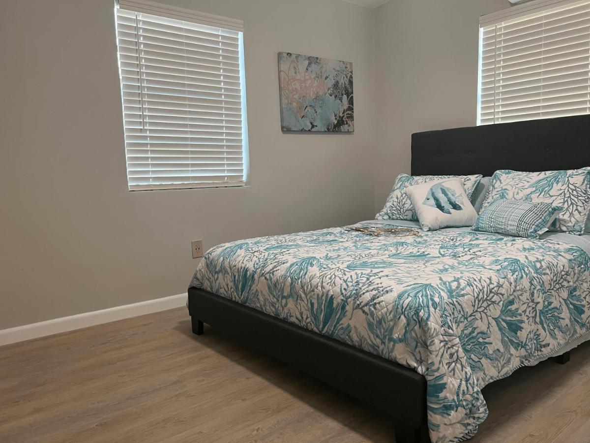 Luxury House With Delightful Style! Dania Beach