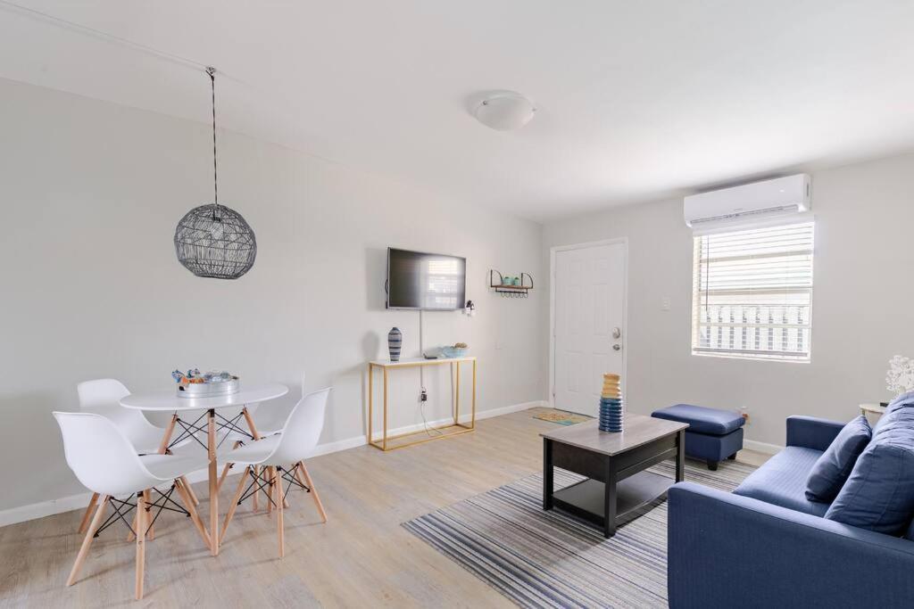 Luxury House With Delightful Style! Holiday home Dania Beach